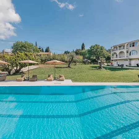 Pelithea Family 酒店 4*