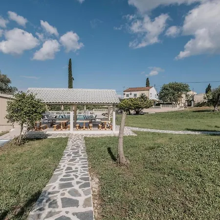 호텔 Pelithea Family 입소스