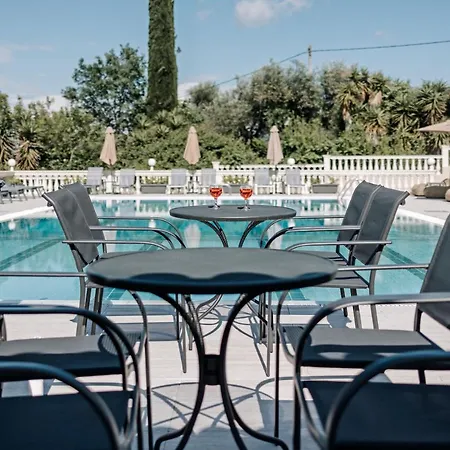 Pelithea Family Ípszosz